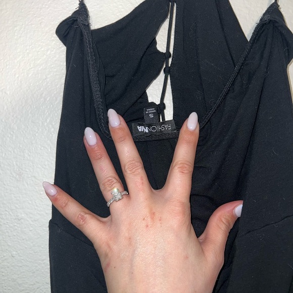 Black body suit with zig zag cut out - Picture 2 of 2